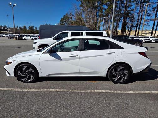 2025 Hyundai ELANTRA SEL Sport