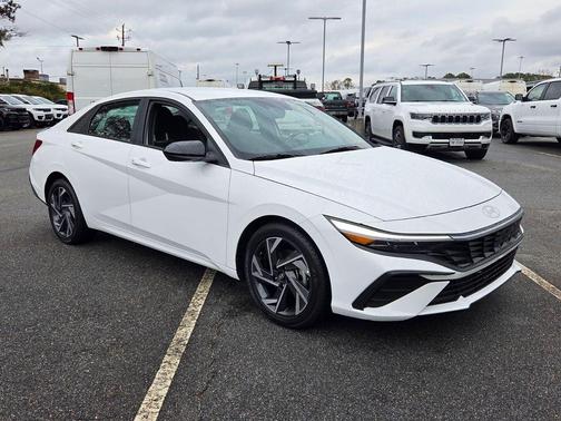 2025 Hyundai ELANTRA SEL Sport