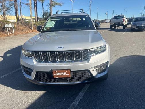 2022 Jeep Grand Cherokee Laredo