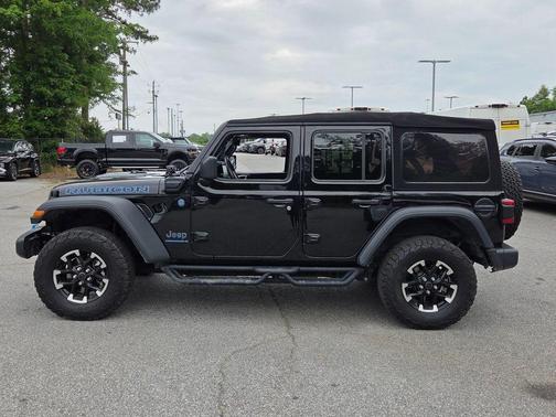 Black Clearcoat 2024 Jeep Wrangler 4xe Rubicon