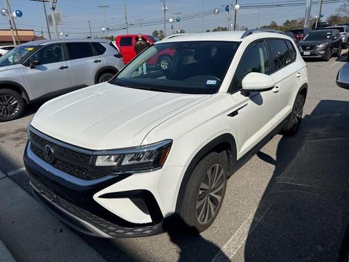 2024 Volkswagen Taos 1.5T SE