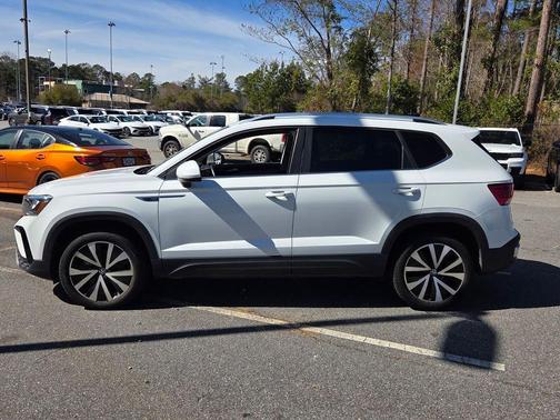 2024 Volkswagen Taos 1.5T SE