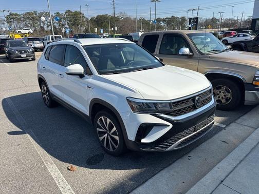 2024 Volkswagen Taos 1.5T SE