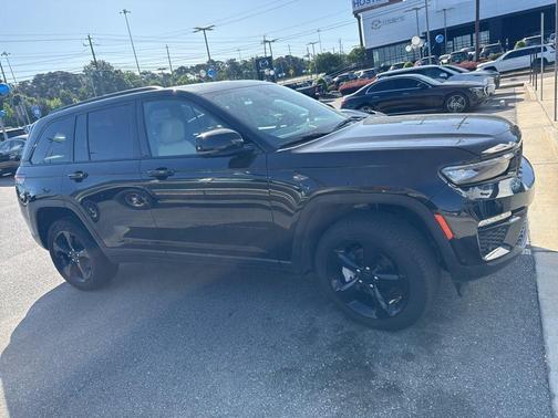Diamond Black 2025 Jeep Grand Cherokee Limited