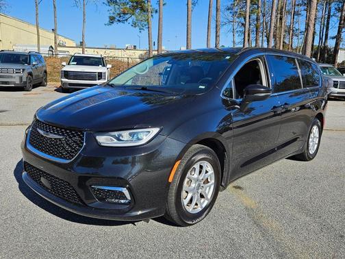 2023 Chrysler Pacifica Touring-L