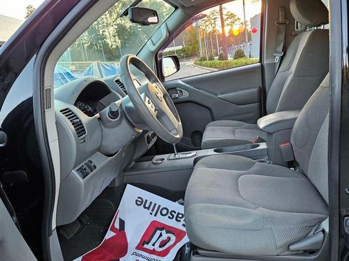 2021 Nissan Frontier SV