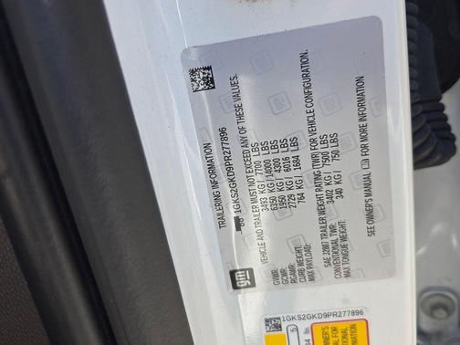White Frost Tri-Coat 2023 GMC Yukon XL SLT