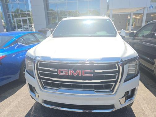 White Frost Tri-Coat 2023 GMC Yukon XL SLT
