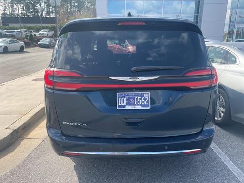 2023 Chrysler Pacifica Touring-L