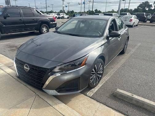 Gun Metallic 2025 Nissan Altima SV