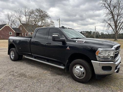Diamond Black 2024 RAM 3500 Tradesman