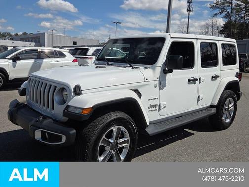 Bright White Clearcoat 2022 Jeep Wrangler Unlimited Sahara