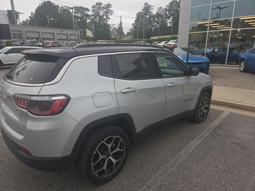 Silver Zynith 2025 Jeep Compass Limited