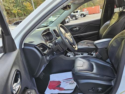 2023 Jeep Cherokee Altitude Lux