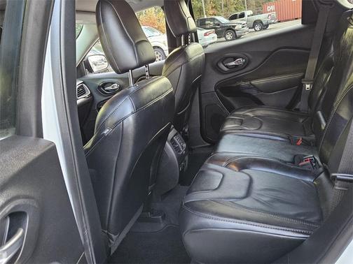 2023 Jeep Cherokee Altitude Lux