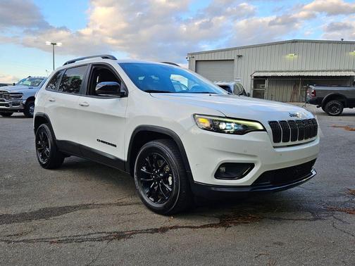 2023 Jeep Cherokee Altitude Lux