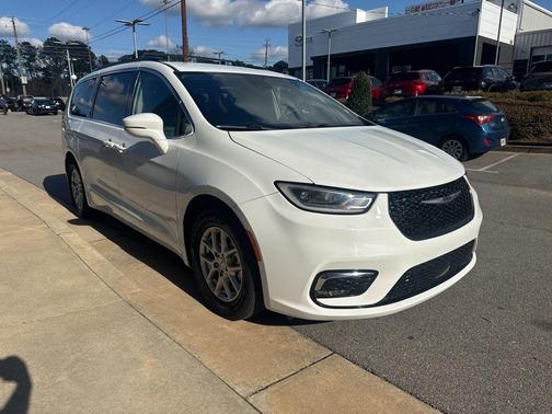 2022 Chrysler Pacifica Touring-L