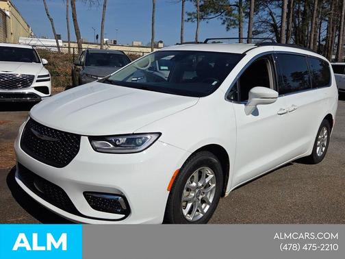 Bright White Clearcoat 2022 Chrysler Pacifica Touring-L