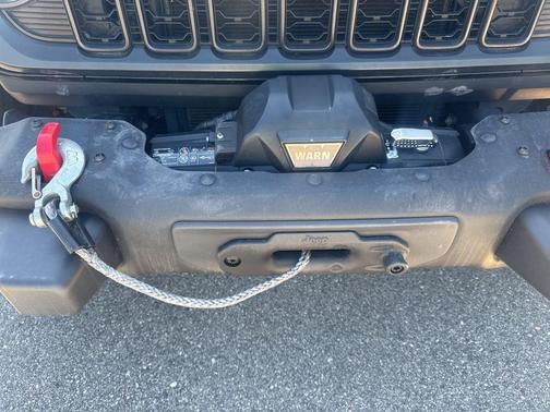 Black Clearcoat 2024 Jeep Wrangler Rubicon