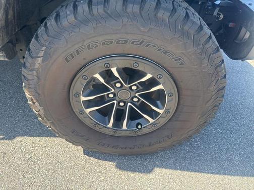 Black Clearcoat 2024 Jeep Wrangler Rubicon