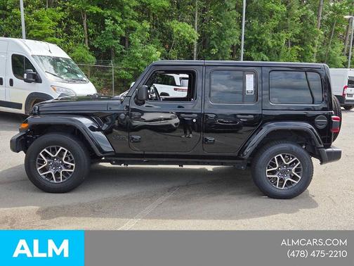 Black Clearcoat 2025 Jeep Wrangler Sahara