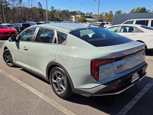2025 Kia K4 LXS