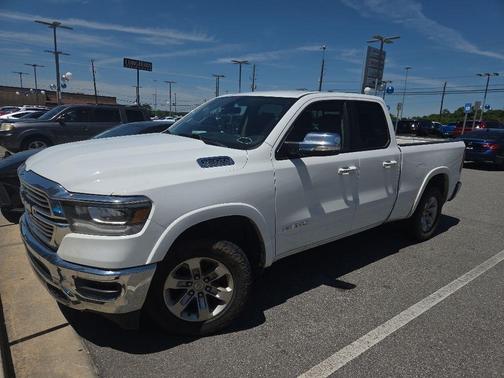 Bright White Clearcoat 2020 RAM 1500 Laramie