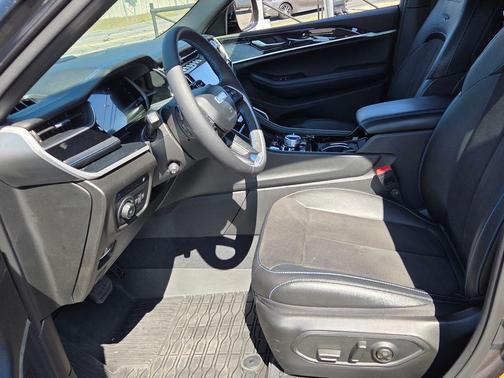 Metallic 2023 Jeep Grand Cherokee 4xe Trailhawk
