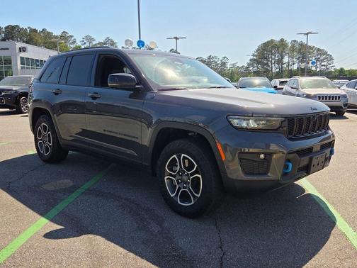 Metallic 2023 Jeep Grand Cherokee 4xe Trailhawk