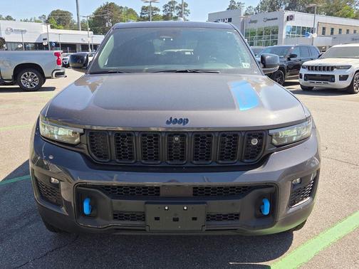 Metallic 2023 Jeep Grand Cherokee 4xe Trailhawk