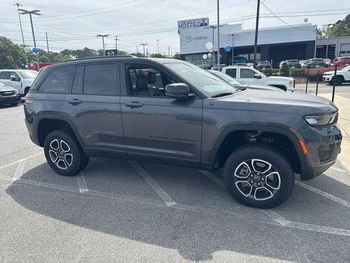 Metallic 2023 Jeep Grand Cherokee 4xe Trailhawk