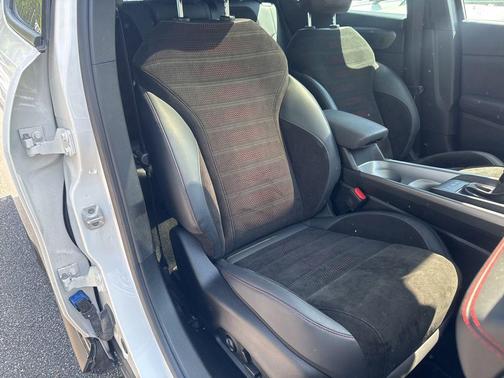 Q BALL 2025 Dodge Hornet R/T