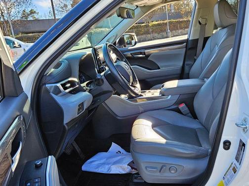 2021 Toyota Highlander Hybrid Limited