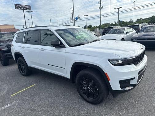 Bright White Clearcoat 2025 Jeep Grand Cherokee L Laredo