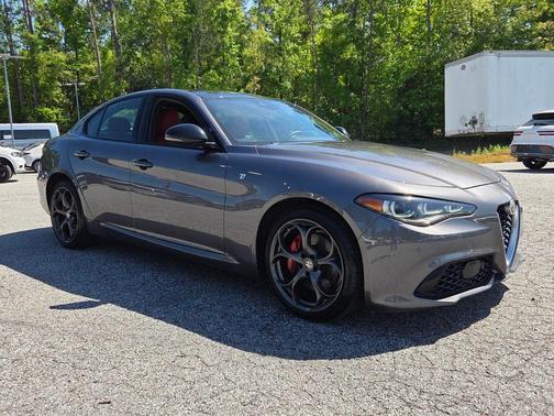 Vesuvio Gray Metallic 2024 Alfa Romeo Giulia Ti