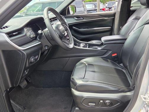 Silver Zynith 2024 Jeep Grand Cherokee L Limited