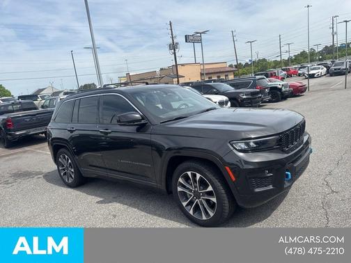 Rocky Mountain Pearlcoat 2023 Jeep Grand Cherokee 4xe Overland