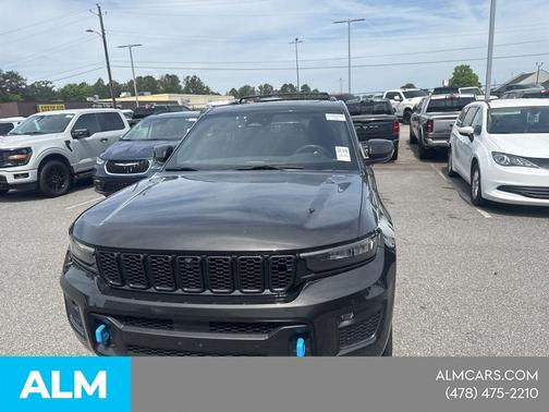 Rocky Mountain Pearlcoat 2023 Jeep Grand Cherokee 4xe Overland