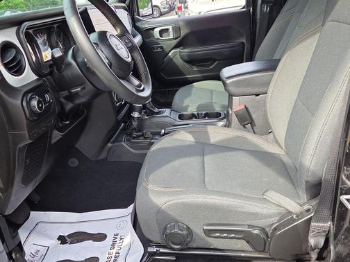 Black Clearcoat 2025 Jeep Wrangler Sport