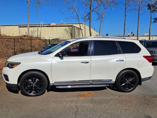 2017 Nissan Pathfinder Platinum