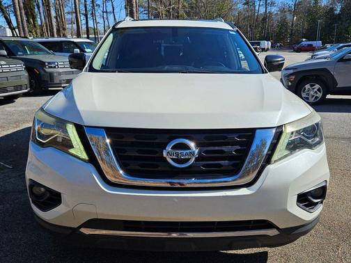2017 Nissan Pathfinder Platinum