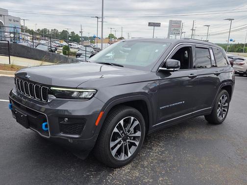 Metallic 2023 Jeep Grand Cherokee 4xe Overland