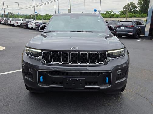 Metallic 2023 Jeep Grand Cherokee 4xe Overland
