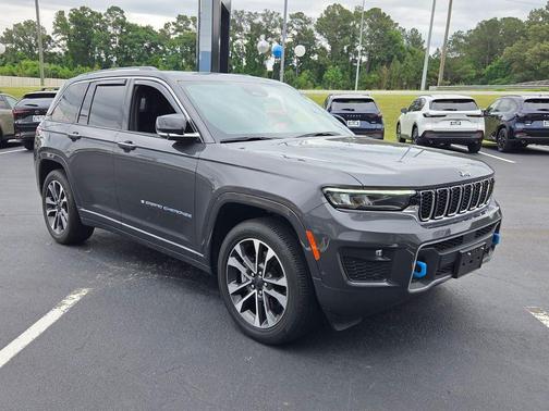Metallic 2023 Jeep Grand Cherokee 4xe Overland