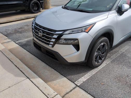 Brilliant Silver Metallic 2025 Nissan Rogue SV
