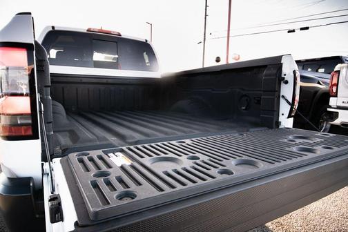 2025 Nissan Frontier S