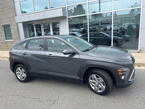2025 Hyundai KONA SE