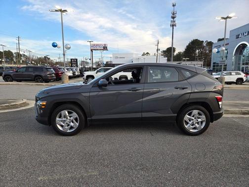 2025 Hyundai KONA SE