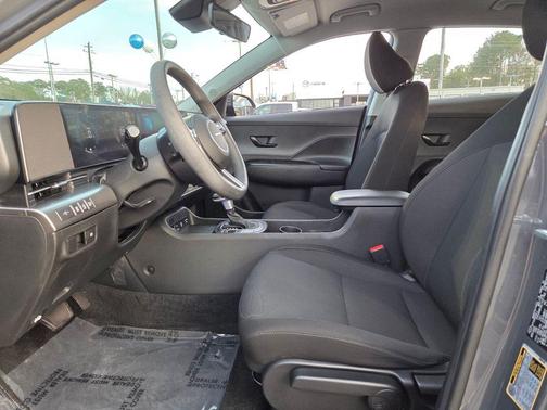 2025 Hyundai KONA SE