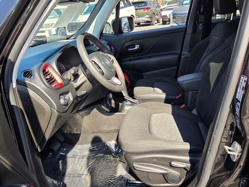 2023 Jeep Renegade Trailhawk